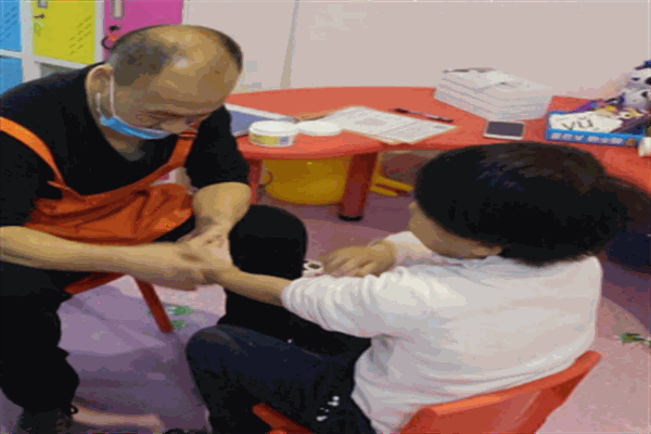 健寶堂小兒推拿