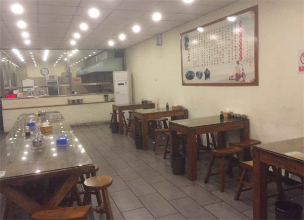 羊湯館一般需要多少錢？