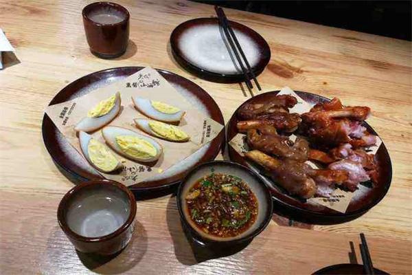 老友記熏醬小酒館加盟