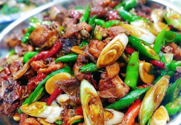 高偉炒雞費(fèi)多少錢？
