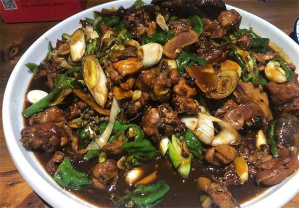 高偉炒雞費(fèi)多少錢？