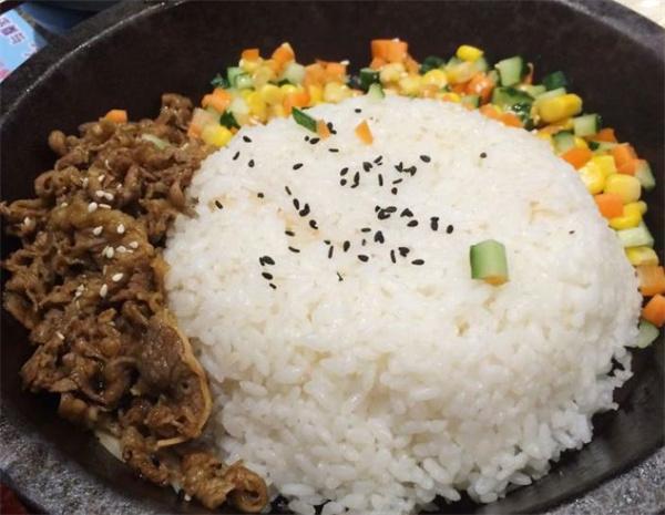 泰益鐵板飯費(fèi)多少？