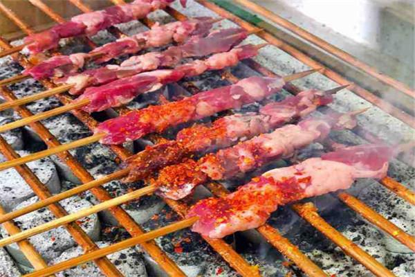 街邊兒吉林牛肉串加盟