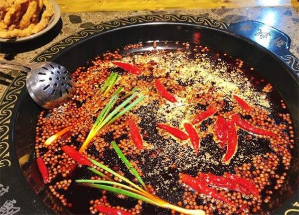 巴蜀火鍋費(fèi)多少？