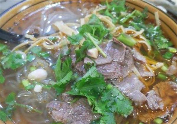 牛肉粉絲湯費多少？