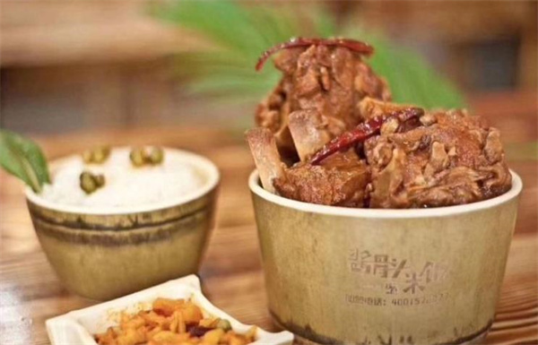 小楊醬骨頭米飯