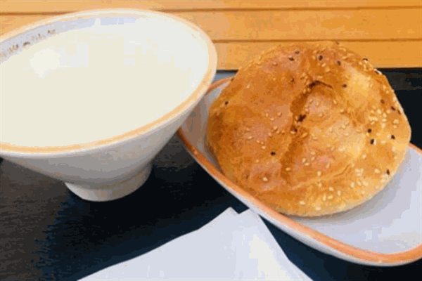 豆?jié){愛上油條