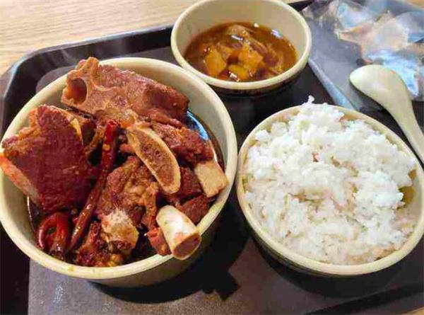 小楊醬骨頭米飯