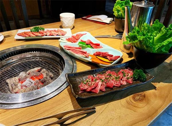 牛道烤肉費多少？