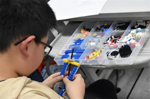 瓦力工廠機(jī)器人教育