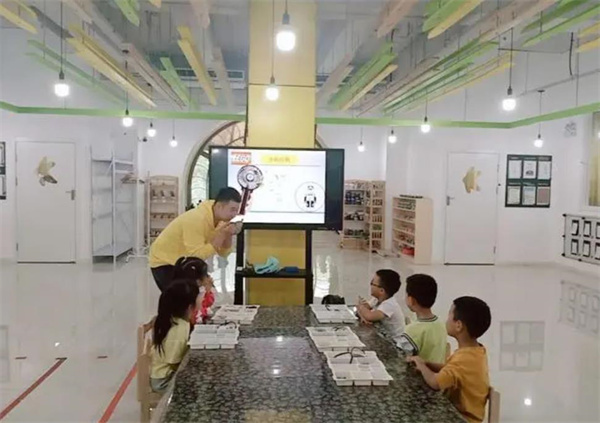 啟唯思幼兒園費多少？
