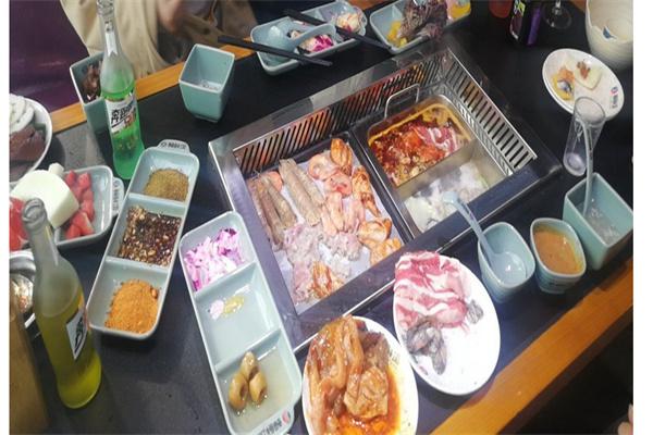 韓鮮坊燒烤涮自助餐廳加盟