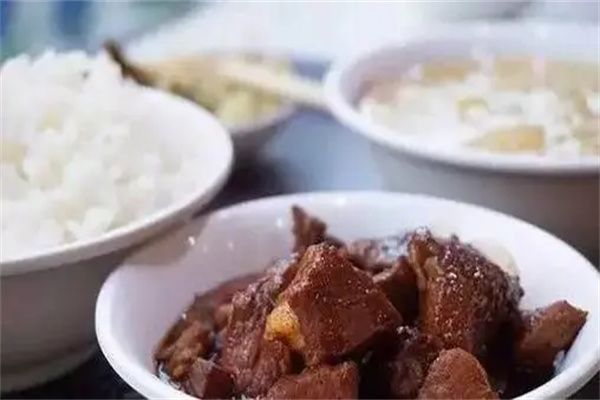 劉大肚子酸菜壇肉加盟