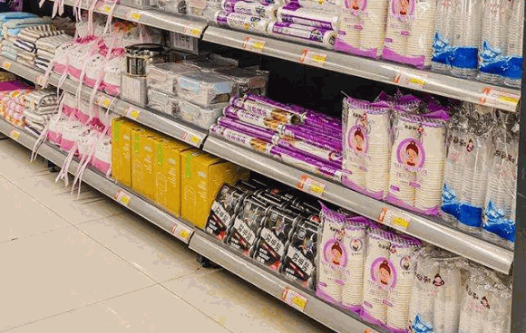 媛福達(dá)休閑食品超市
