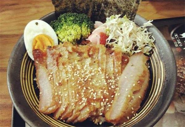 九州町精致丼飯
