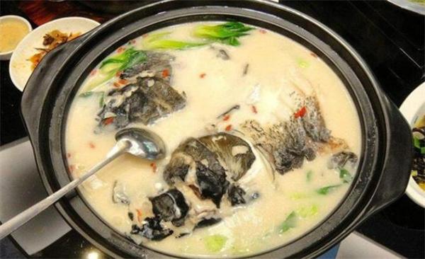 魚頭火鍋