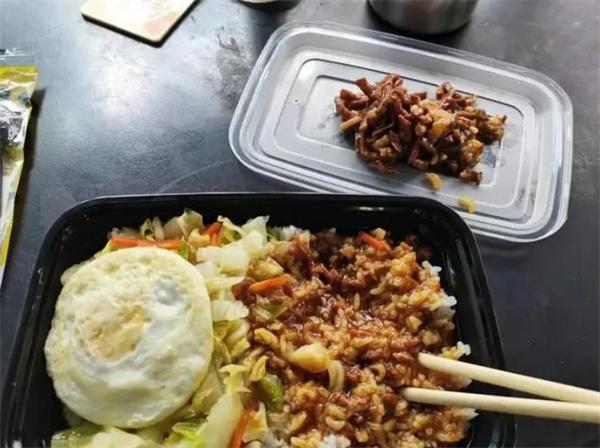 外賣(mài)快餐多少錢(qián)？