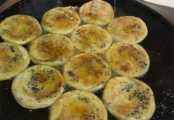 成都肥腸粉鍋盔如何？