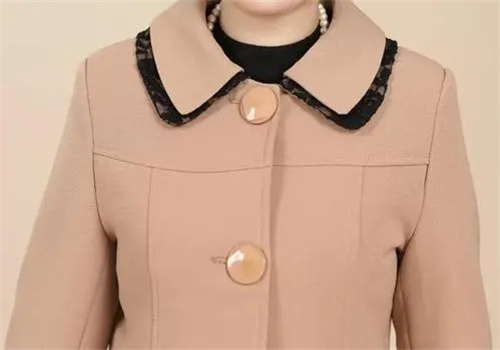闊太太中老年服裝加盟