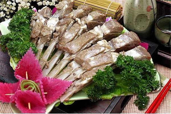 三品四季農(nóng)莊順德特色火鍋