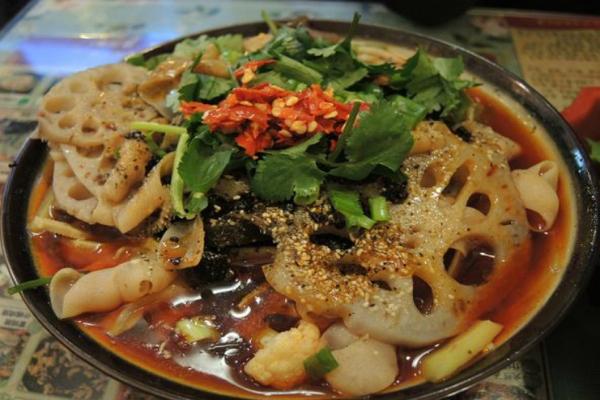 盯吧兒吃冒菜加盟