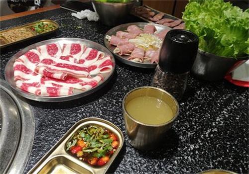 紅泥小火爐東北烤肉加盟