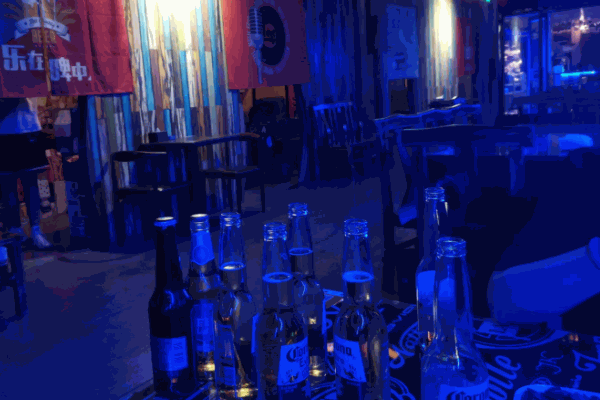 舊巷里音樂酒吧