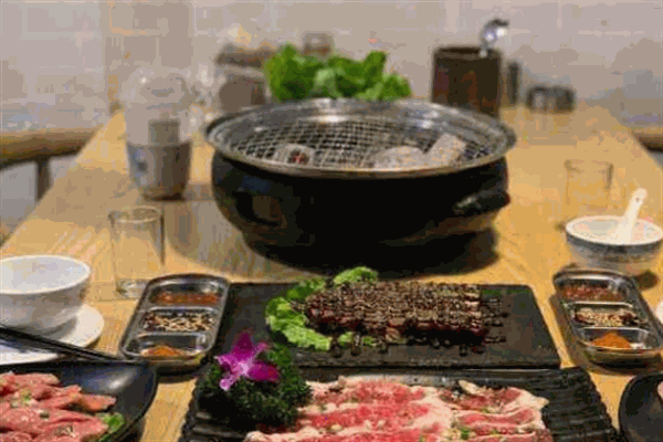 梨泰院烤肉店加盟