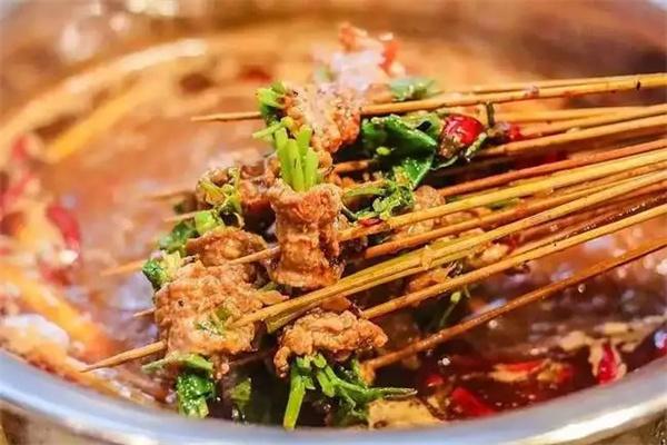 回轉(zhuǎn)串串香麻辣燙加盟