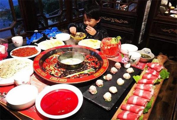 開一家寬窄巷子火鍋店需要滿足哪些條件？