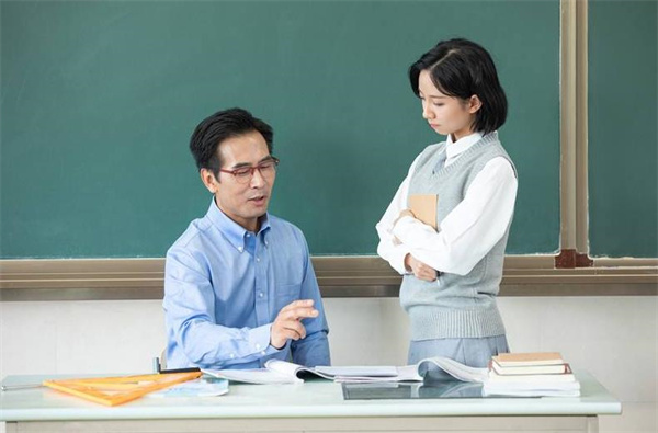 北京四中網(wǎng)校怎么樣？品牌條件是什么？