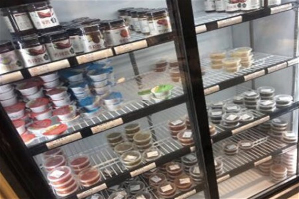 鮮領(lǐng)惠火鍋燒烤食材智能便利店