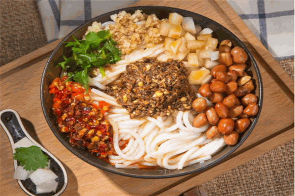 撈大碗長沙鹵粉