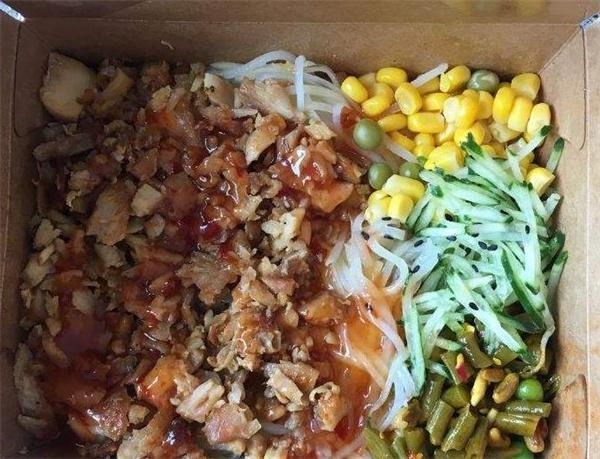 品悟肉肉拌飯
