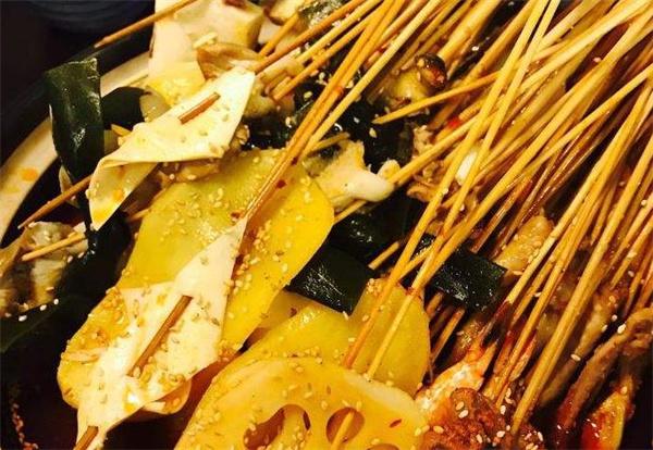 見證80后冷鍋串串
