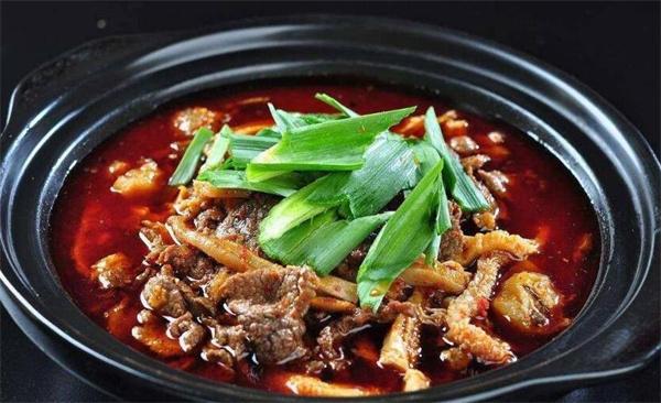 許府老山東牛雜火鍋費是多少錢？