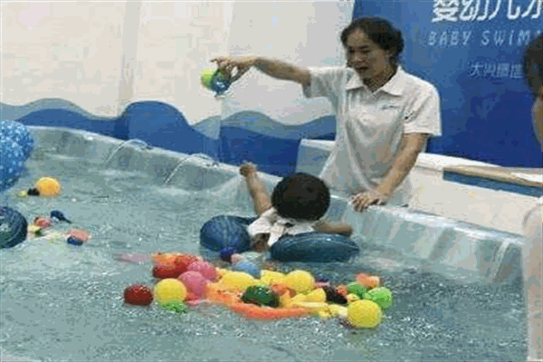 世紀(jì)頂點(diǎn)嬰兒水育加盟