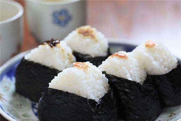 手心里的飯團加盟