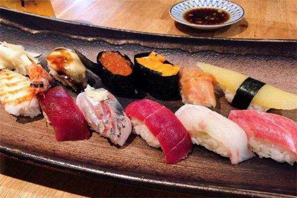 手心里的飯團加盟