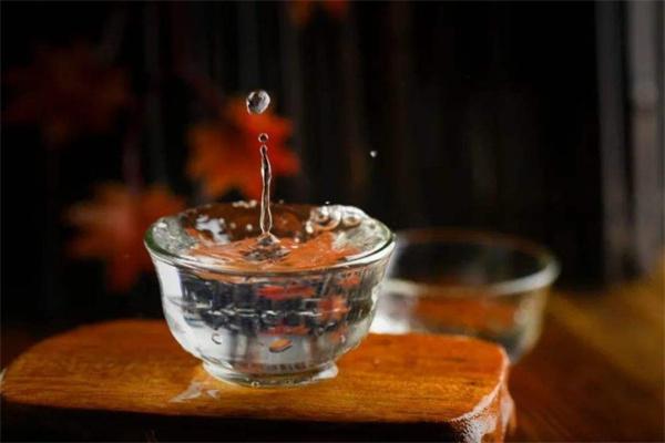 五岳獨(dú)尊酒