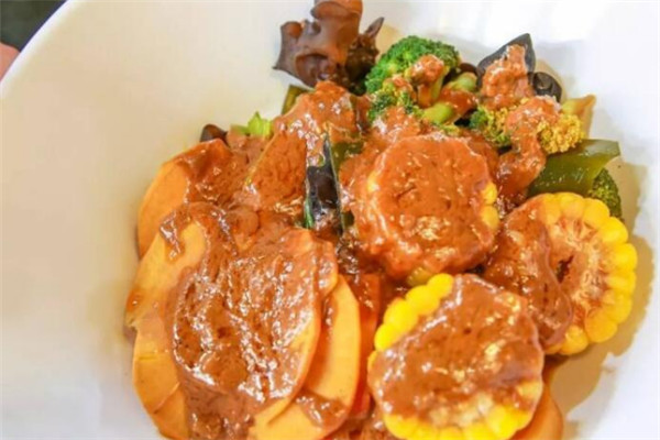 玖醬干拌麻辣燙加盟