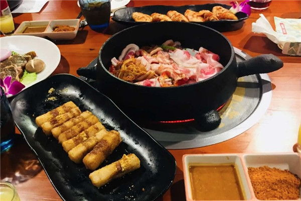 龜鍋烤肉主題餐廳加盟