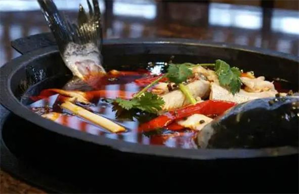 三只耳冷鍋魚火鍋