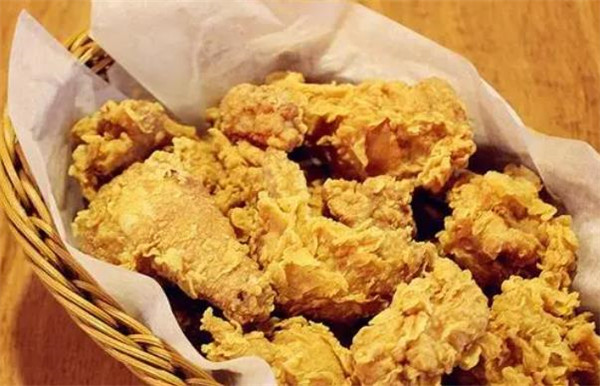 炸雞品牌哪家好？萌萌團(tuán)炸雞店生意火爆！