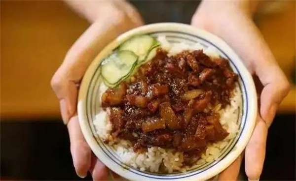 旦寶鹵肉飯