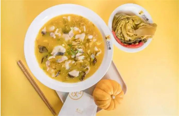 魚小喵酸菜魚便當
