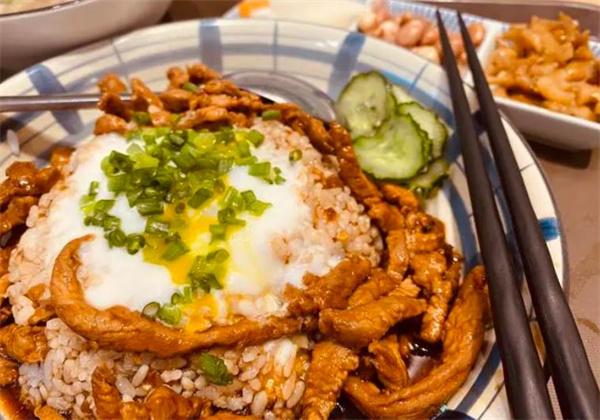 旦寶鹵肉飯