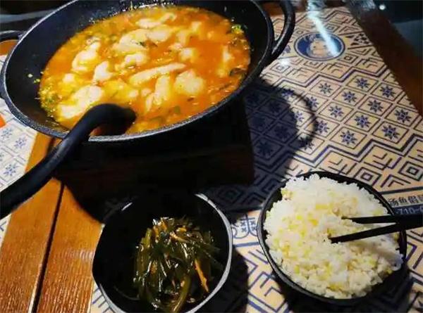 苗小壇酸菜魚