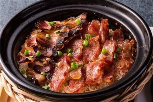 天下行功夫煲仔飯加盟