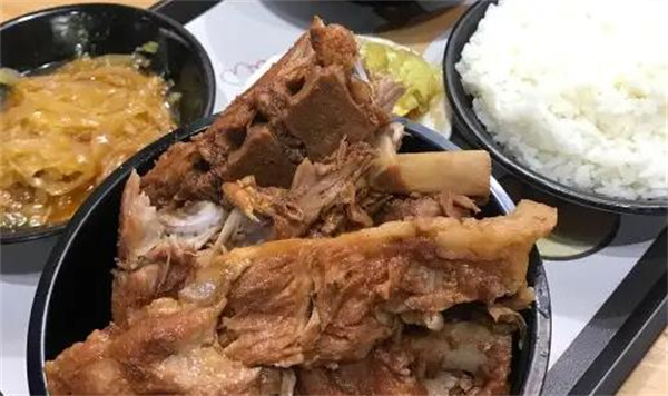 呦骨士醬骨飯